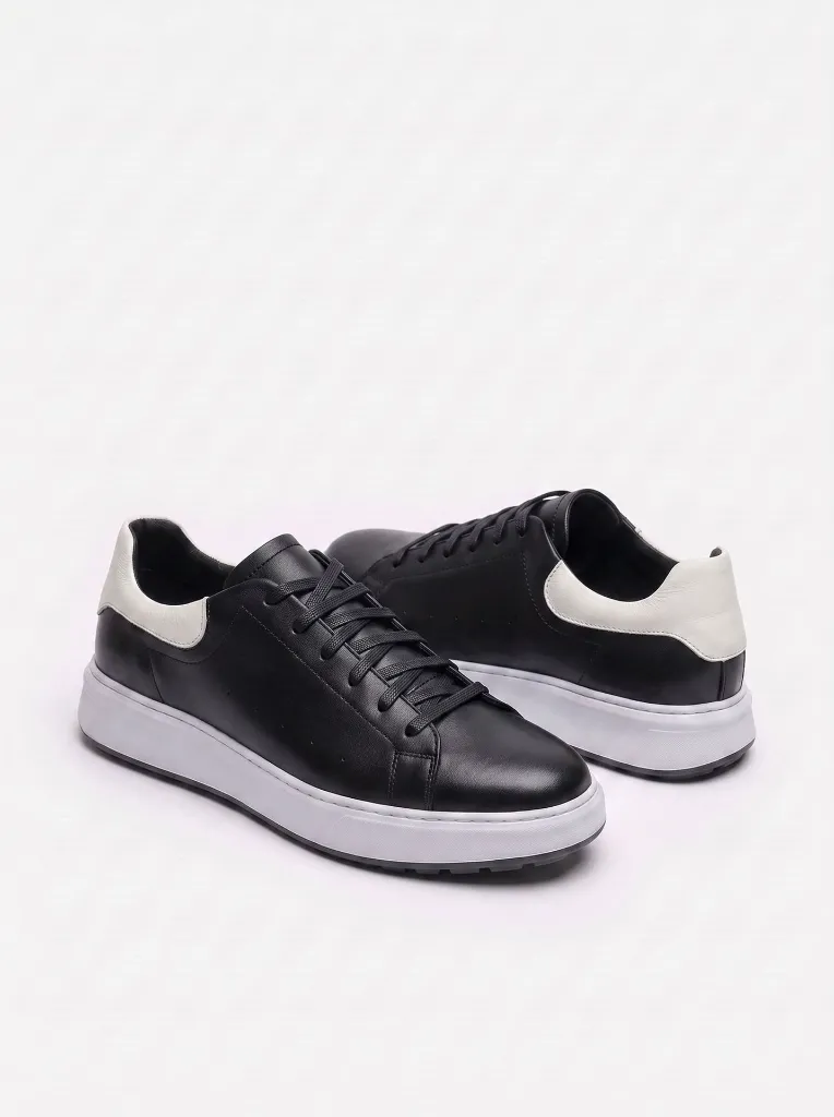 sneaker2_black2.webp