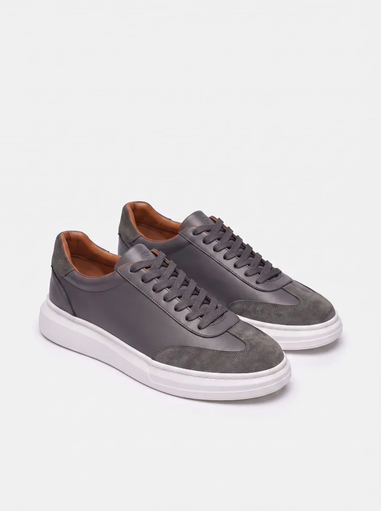 sneaker_gray_2.webp