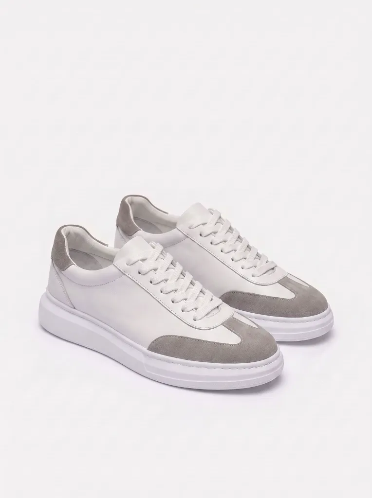 sneaker_white_2.webp